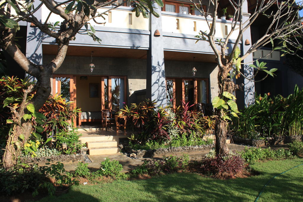 Cleopatra Beach Bungalows Hotel Lovina Exterior foto