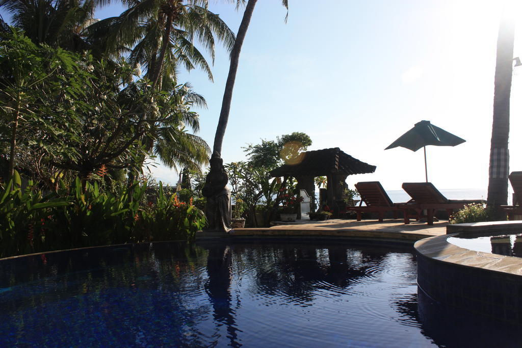 Cleopatra Beach Bungalows Hotel Lovina Exterior foto
